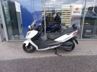 GTS 300i